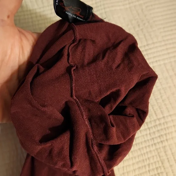 Burgundy opaque tights L/XL - Picture 5 of 6